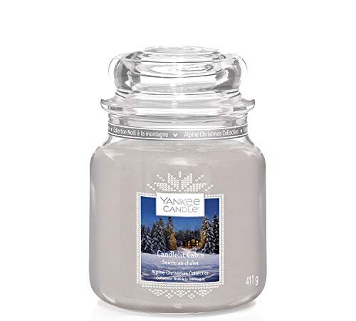 Yankee Candle Candela profumata in giara media, In baita a lume di candela, collezione Natale in montagna, durata: fino a 75 ore